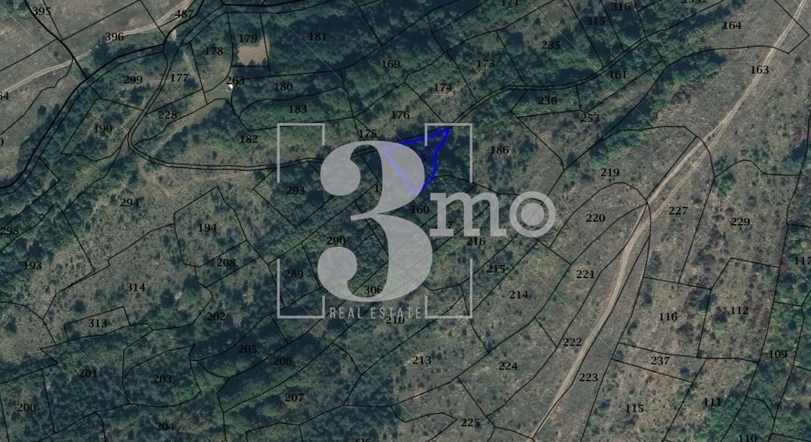„3mo“ недвижими имоти продава поземлен имот с площ от 651 кв.м., находящ се в с. Бистрица, местност Големия Чукар