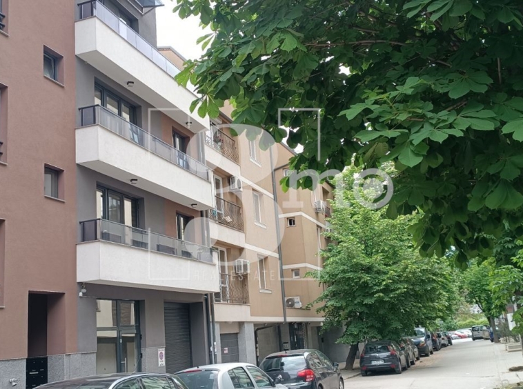 Просторен, тристаен апартамент за продажба в луксозна сграда с АКТ 16, ж.к. "Банишора", гр. София - 0