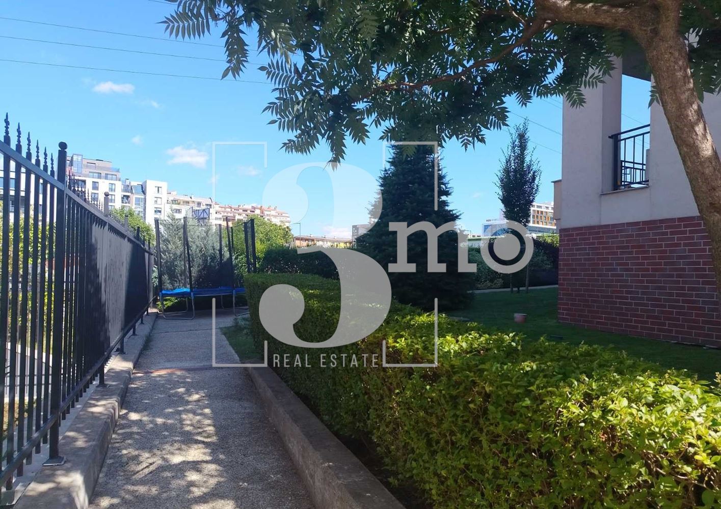 „3mo“ недвижими имоти отдава под наем тристаен апартамент, находящ се в кв. Витоша - 0