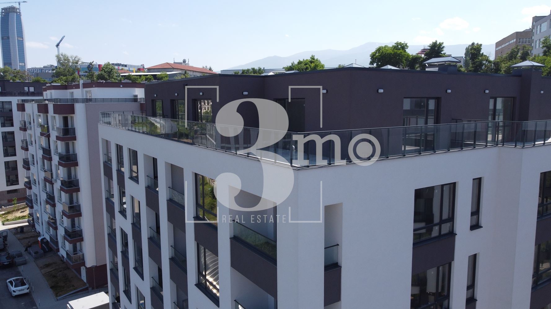 „3mo“ недвижими имоти продава тристаен апартамент, находящ се в ж.к. Дружба 2 - 0