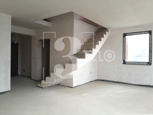 Многостаен апартамент - мезонет за продажба в кв. Витоша, гр. София - 0