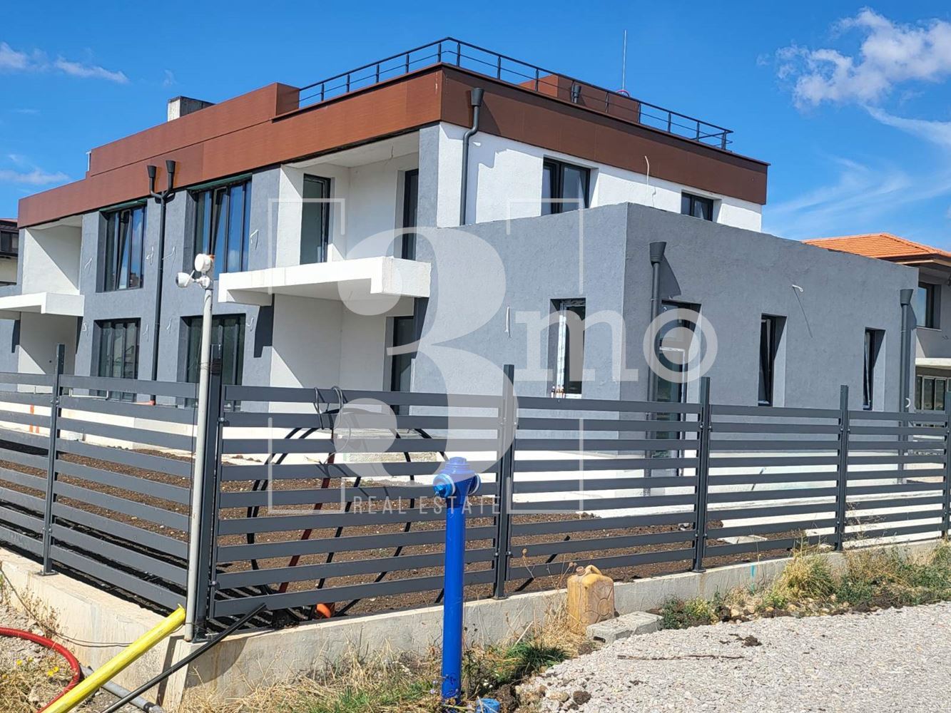 3mo Амалтея продава двуетажна къща в град Костинброд-0 3mo Амалтея продава двуетажна къща в град Костинброд - 0