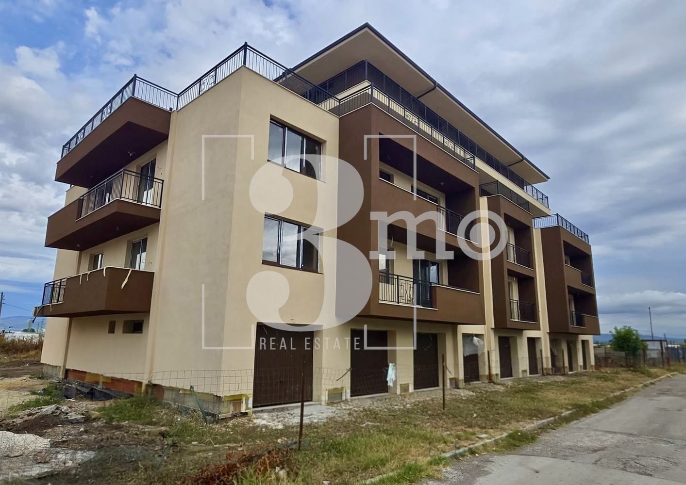 „3mo“ недвижими имоти предлага за продажба четиристаен апартамент, находящ се в с. Гара Елин Пелин-0 „3mo“ недвижими имоти предлага за продажба четиристаен апартамент, находящ се в с. Гара Елин Пелин - 0