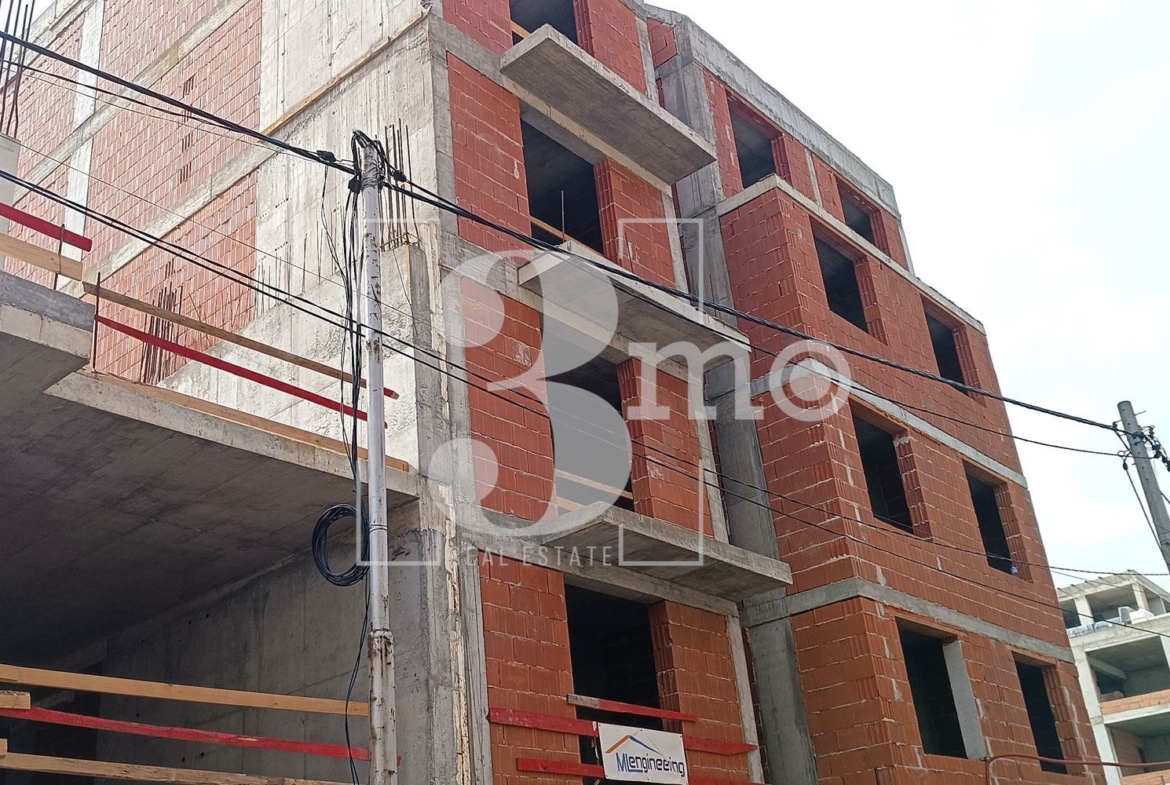 3mo Амалтея продава изгодно тристаен апартамент в сграда с АКТ 14, в ж.к. Банишора, София