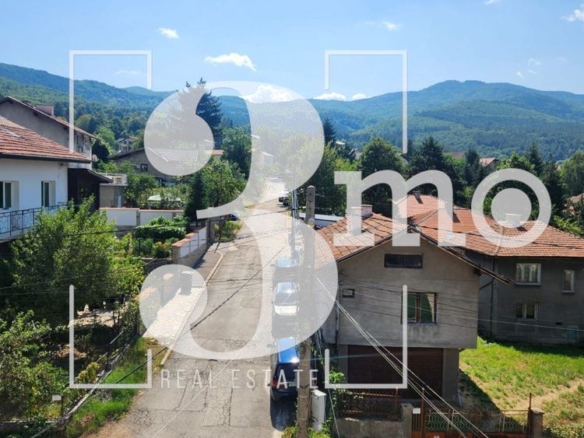 „3mo“ недвижими имоти продава четиристаен апартамент в с.Владая - 0