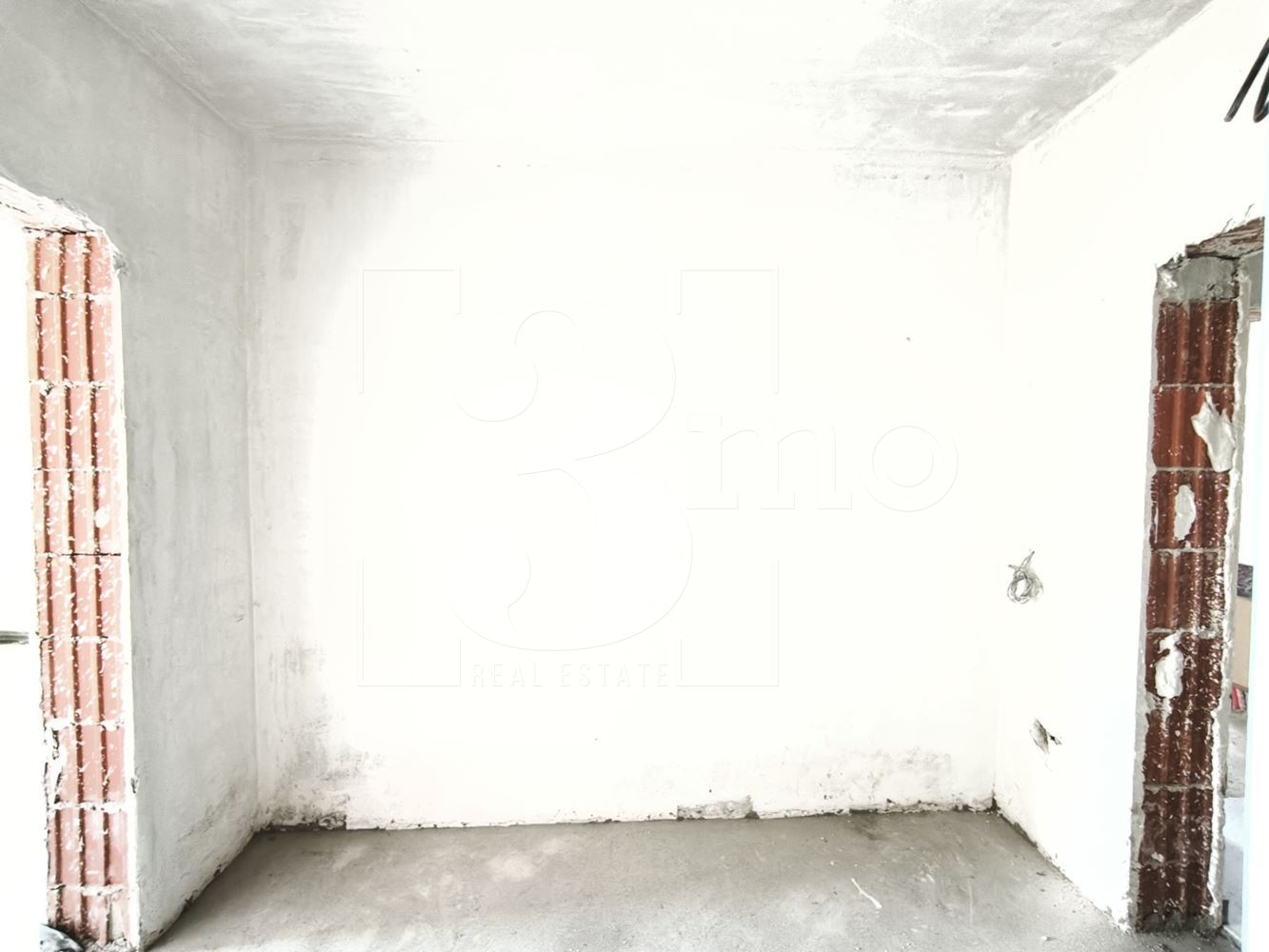 Двустаен светъл апартамент в сграда пред Aкт 15 в ж.к. Люлин, град София - 0