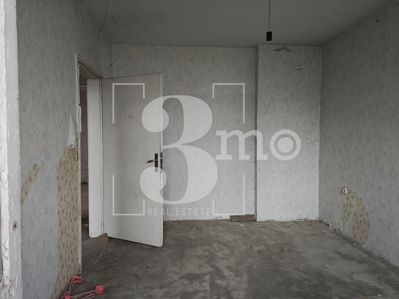 Тристаен апартамент за продажба в ж.к. Люлин 3, гр. София-0 Тристаен апартамент за продажба в ж.к. Люлин 3, гр. София - 0