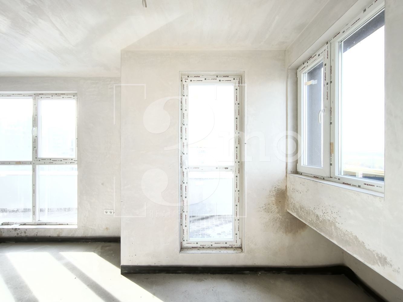 Двустаен светъл апартамент в сграда пред Aкт 15 в ж.к. Люлин, град София - 0