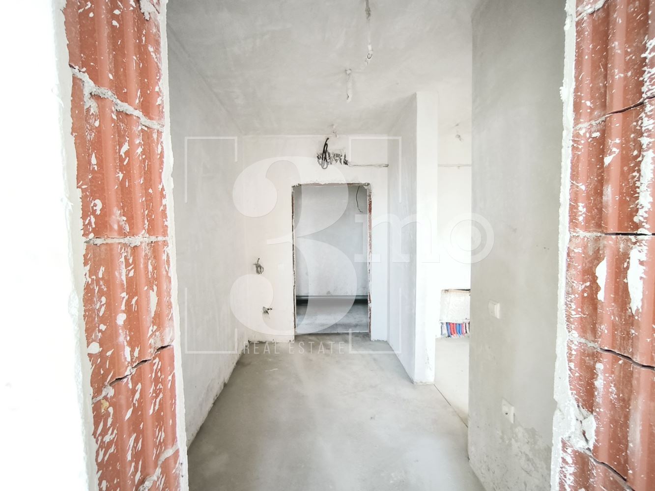 Двустаен светъл апартамент в сграда пред Aкт 15 в ж.к. Люлин, град София - 0