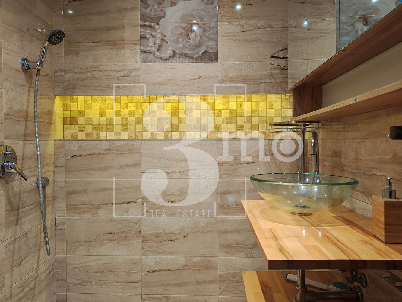 Тристаен апартамент за продажба в ж.к. Люлин 9, гр. София - 0