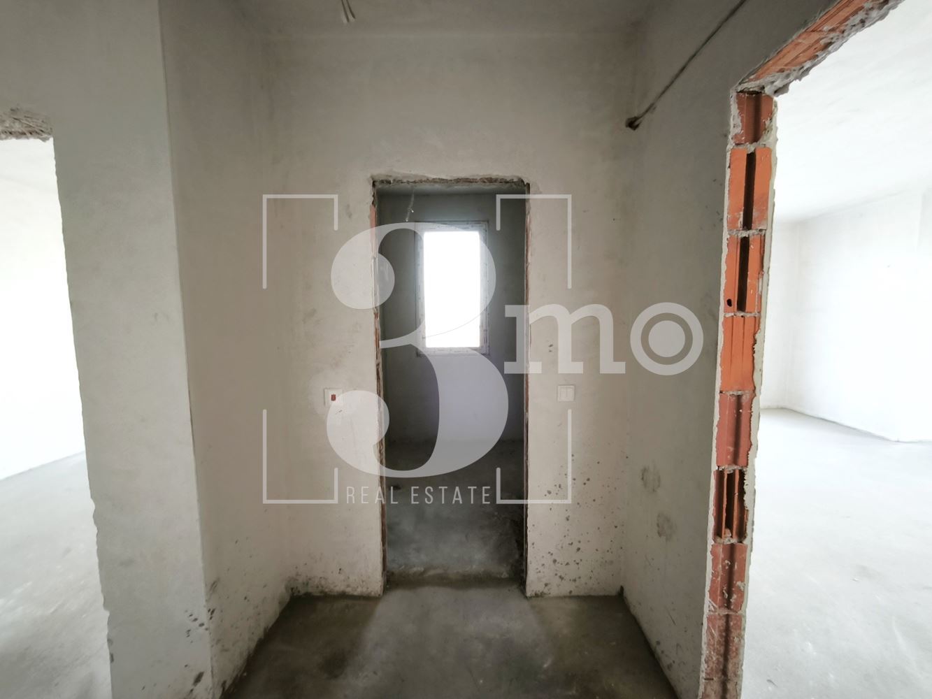 Двустаен просторен апартамент в елегантна сграда в ж.к. Люлин, град София - 0