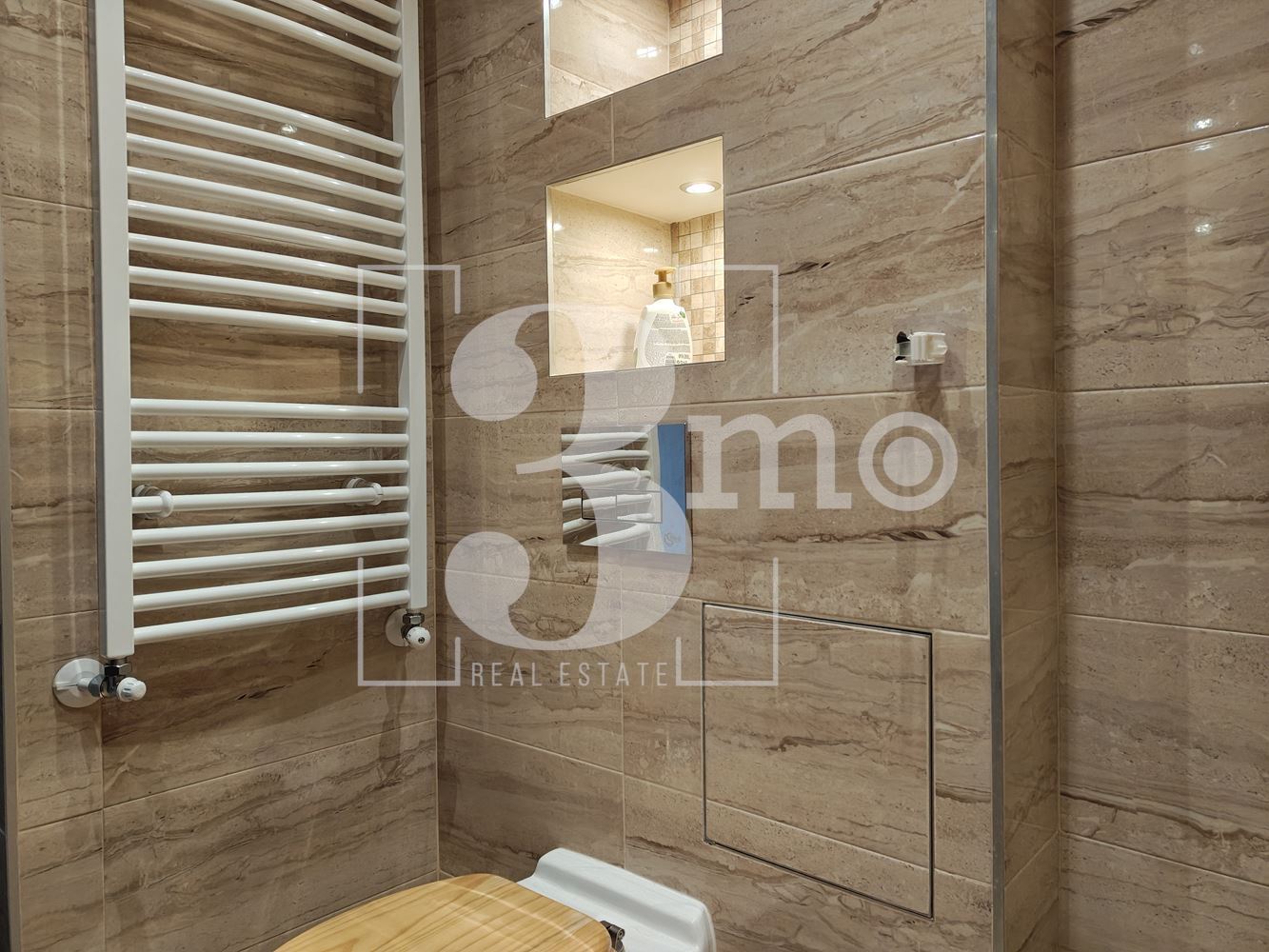 Тристаен апартамент за продажба в ж.к. Люлин 9, гр. София - 0