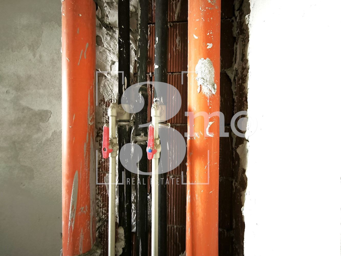 Двустаен просторен апартамент в елегантна сграда в ж.к. Люлин, град София - 0