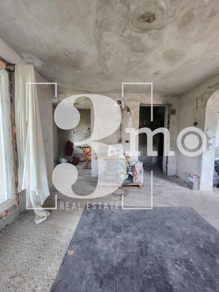 „3mo“ недвижими имоти продава четиристаен апартамент в с.Владая - 0