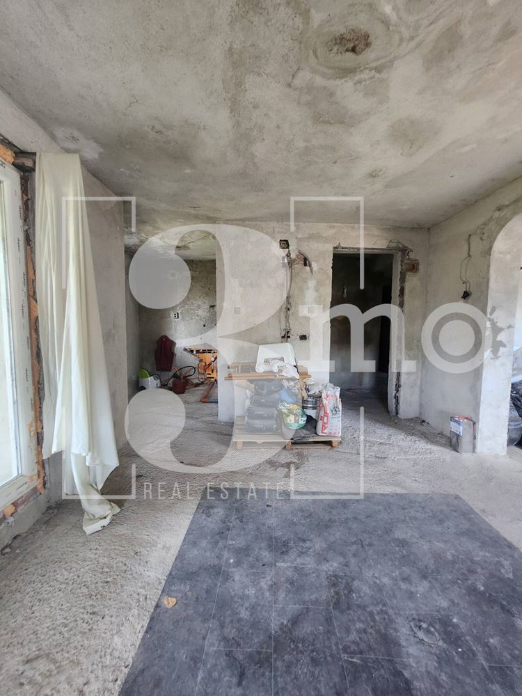 „3mo“ недвижими имоти предлага за продажба имот с голям потенциал в с. Владая - 0