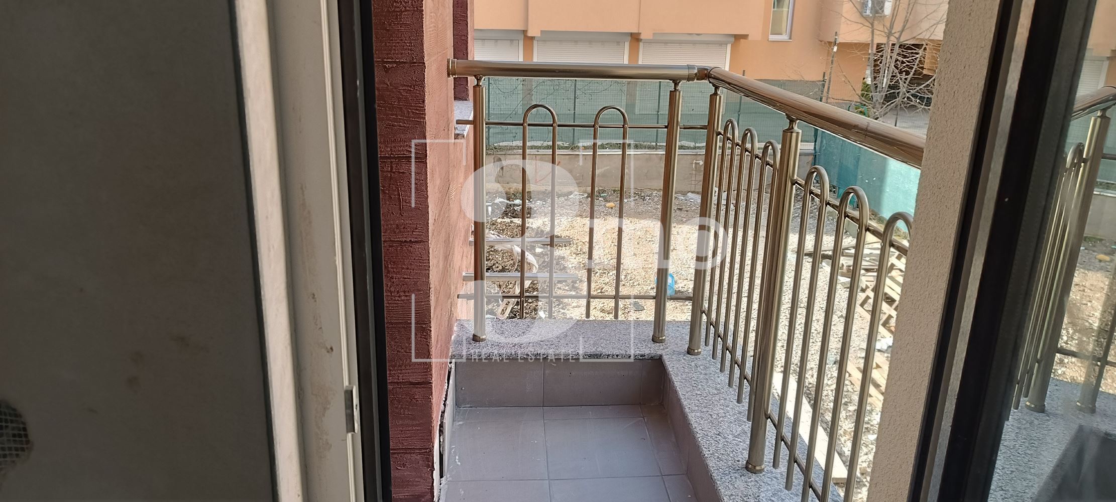 Светъл двустаен апартамент в ж.к. Люлин – Център – на крачки от Метростанция Люлин-0 Светъл двустаен апартамент в ж.к. Люлин – Център – на крачки от Метростанция Люлин - 0