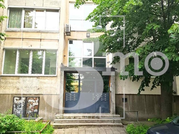 Тристаен апартамент за продажба в ж.к. Надежда 1, гр. София - 0