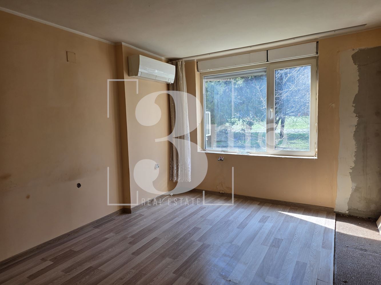 Двмустаен апартамент за продажба в ж.к.Люлин 2, гр.София - 0