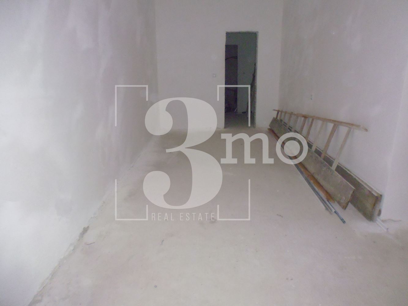 Търговско помещение за продажба в ж. к. Люлин - център, гр. София - 0