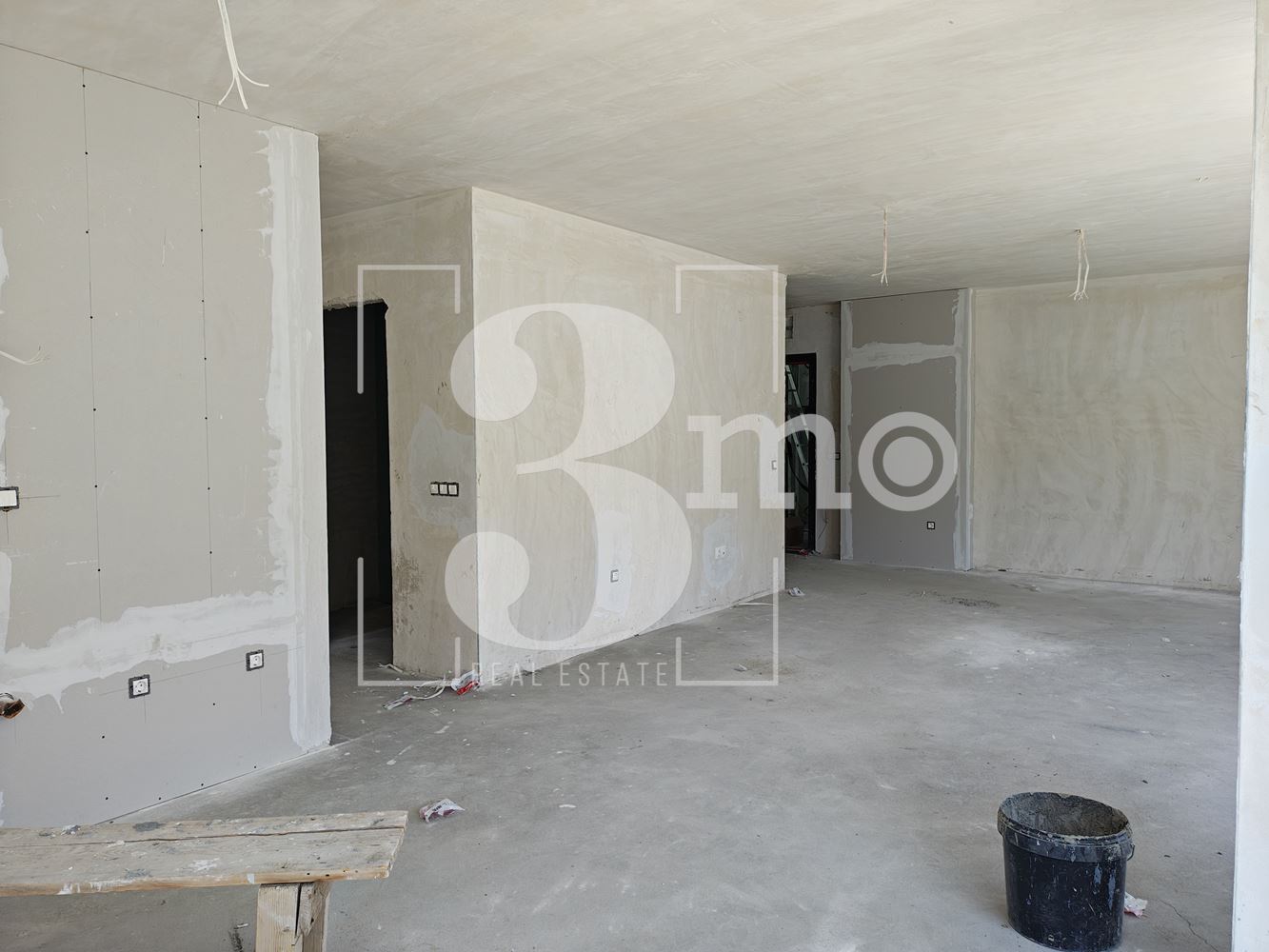 Тристаен апартамент с Акт 14, за продажба в ж.к. Люлин 4, гр. София - 0