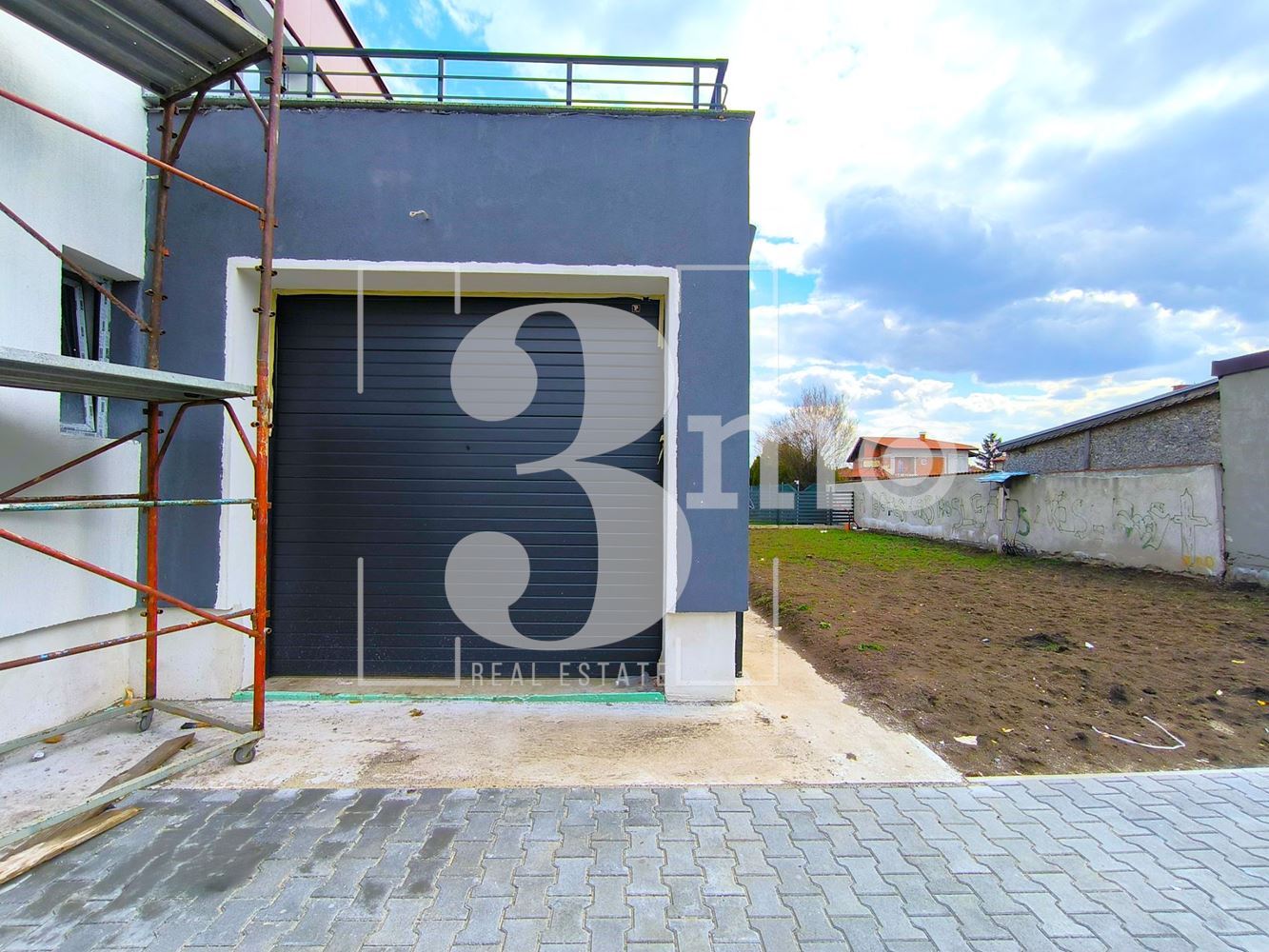 3mo Амалтея продава двуетажна къща в град Костинброд - 0