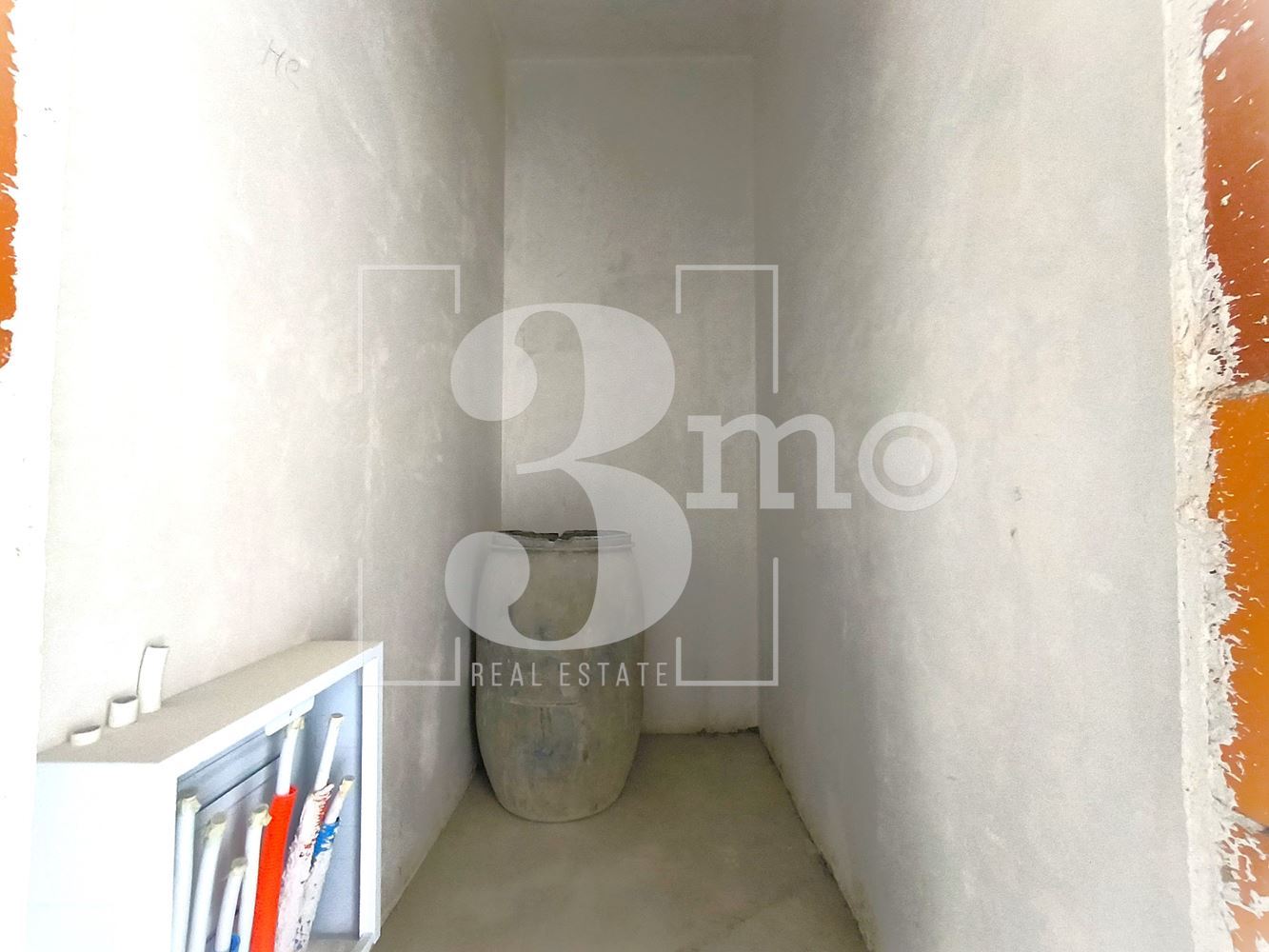 Тристаен апартамент пред АКТ 16 в ж.к. Люлин, град София - 0