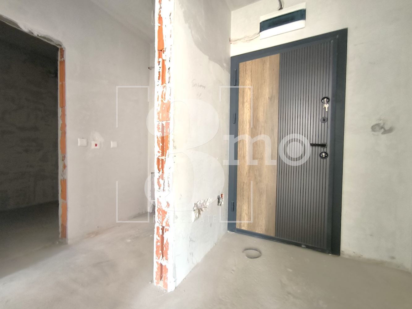 Южен двустаен апартамнет пред АКТ 16 в ж.к. Люлин, град София - 0