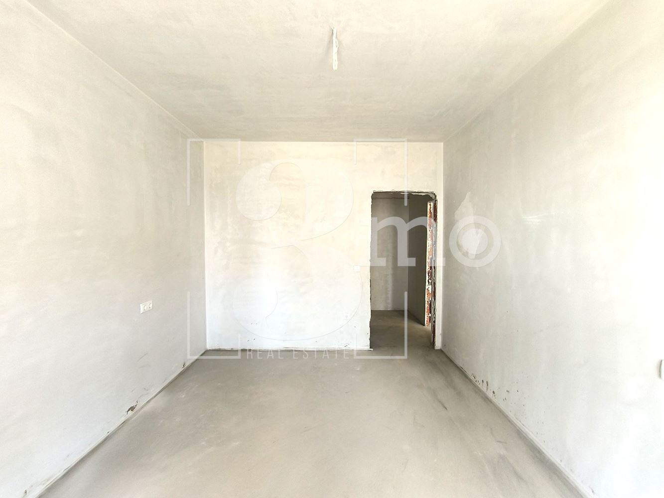 Южен двустаен апартамнет пред АКТ 16 в ж.к. Люлин, град София - 0