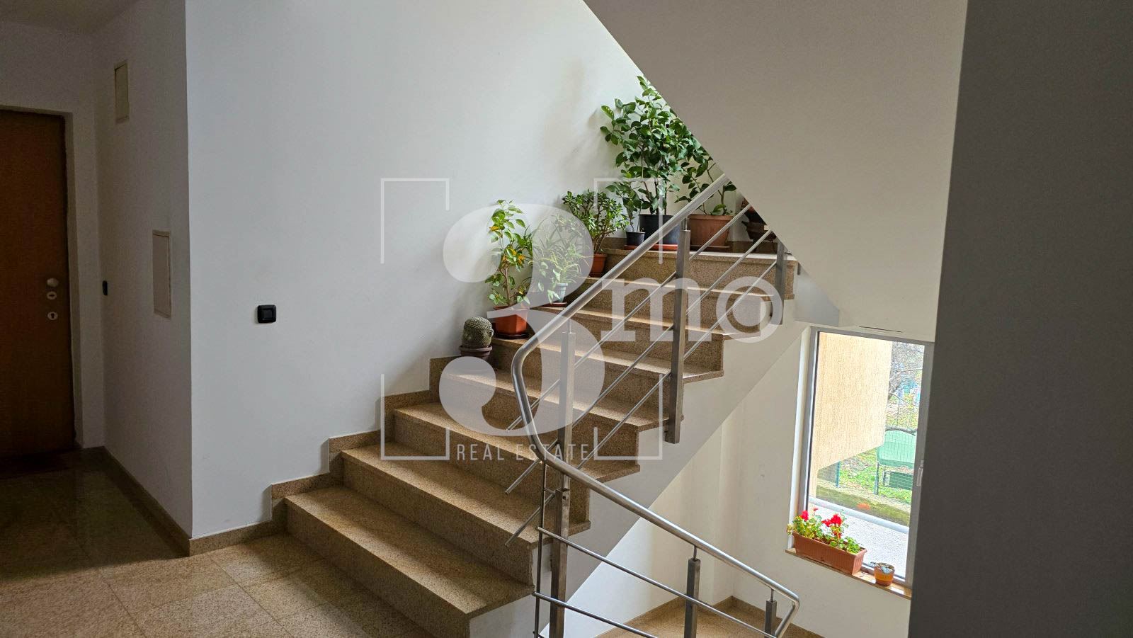 3mo недвижими имоти продава четиристаен луксозен апартамент в кв. Витоша, София - 0