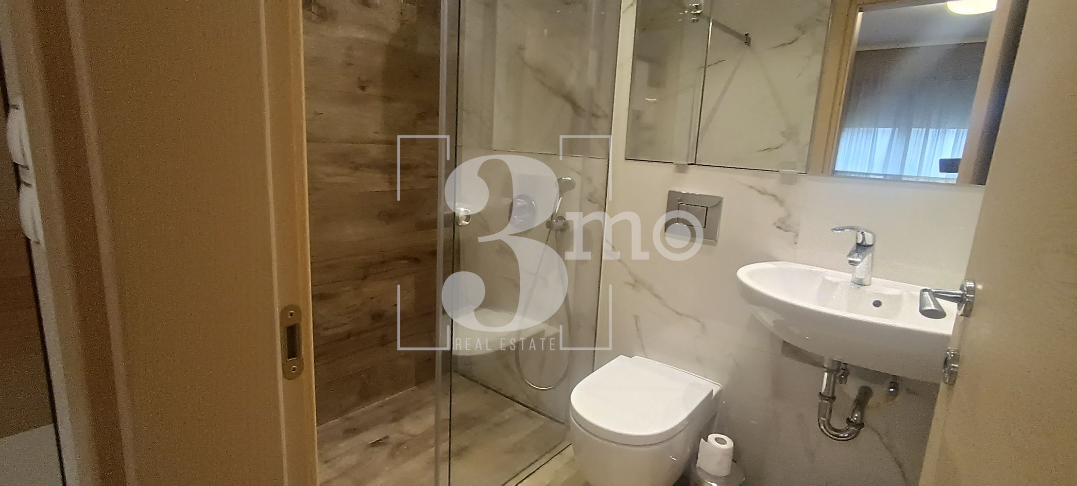 Тристаен апартамент под наем в затворен комплекс Flora Park – комфорт, сигурност и стил - 0