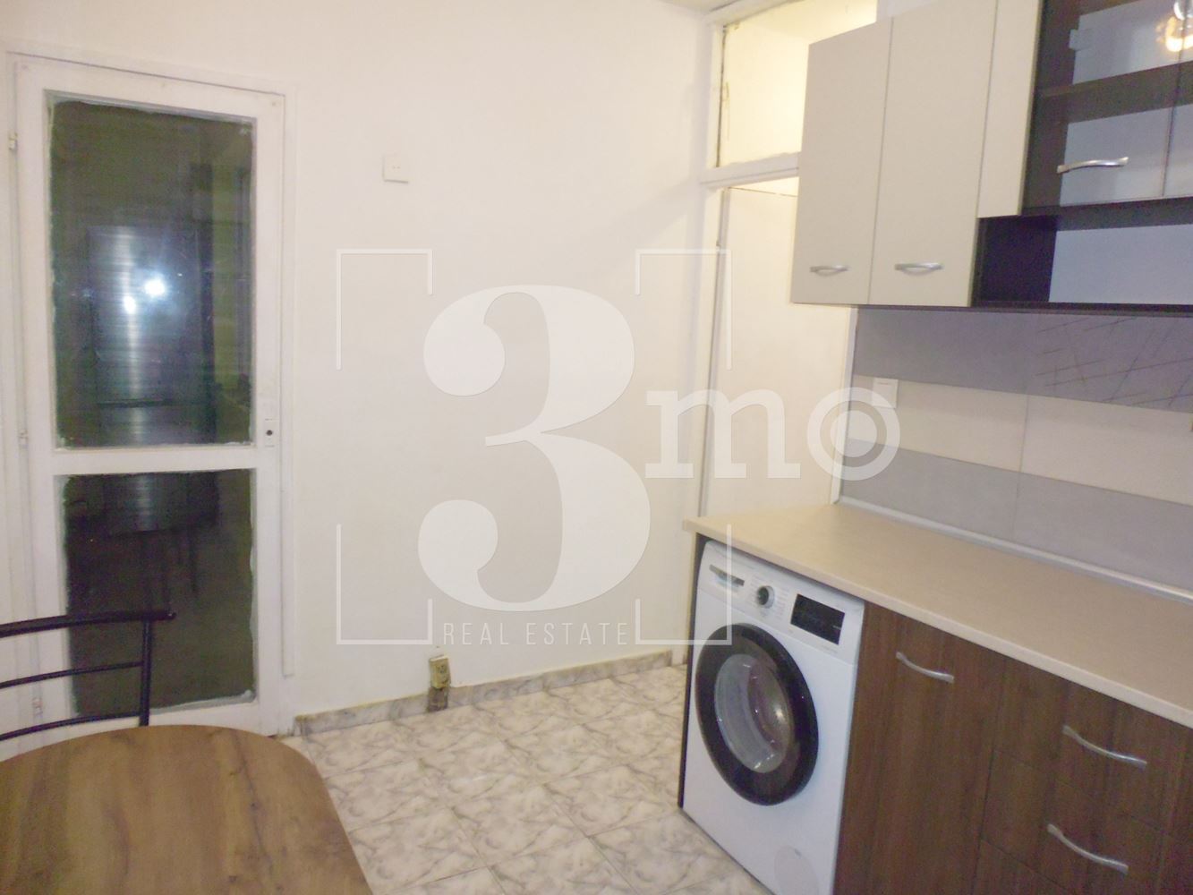 Просторен и слънчев двустаен апартамент за проздажба. - 0