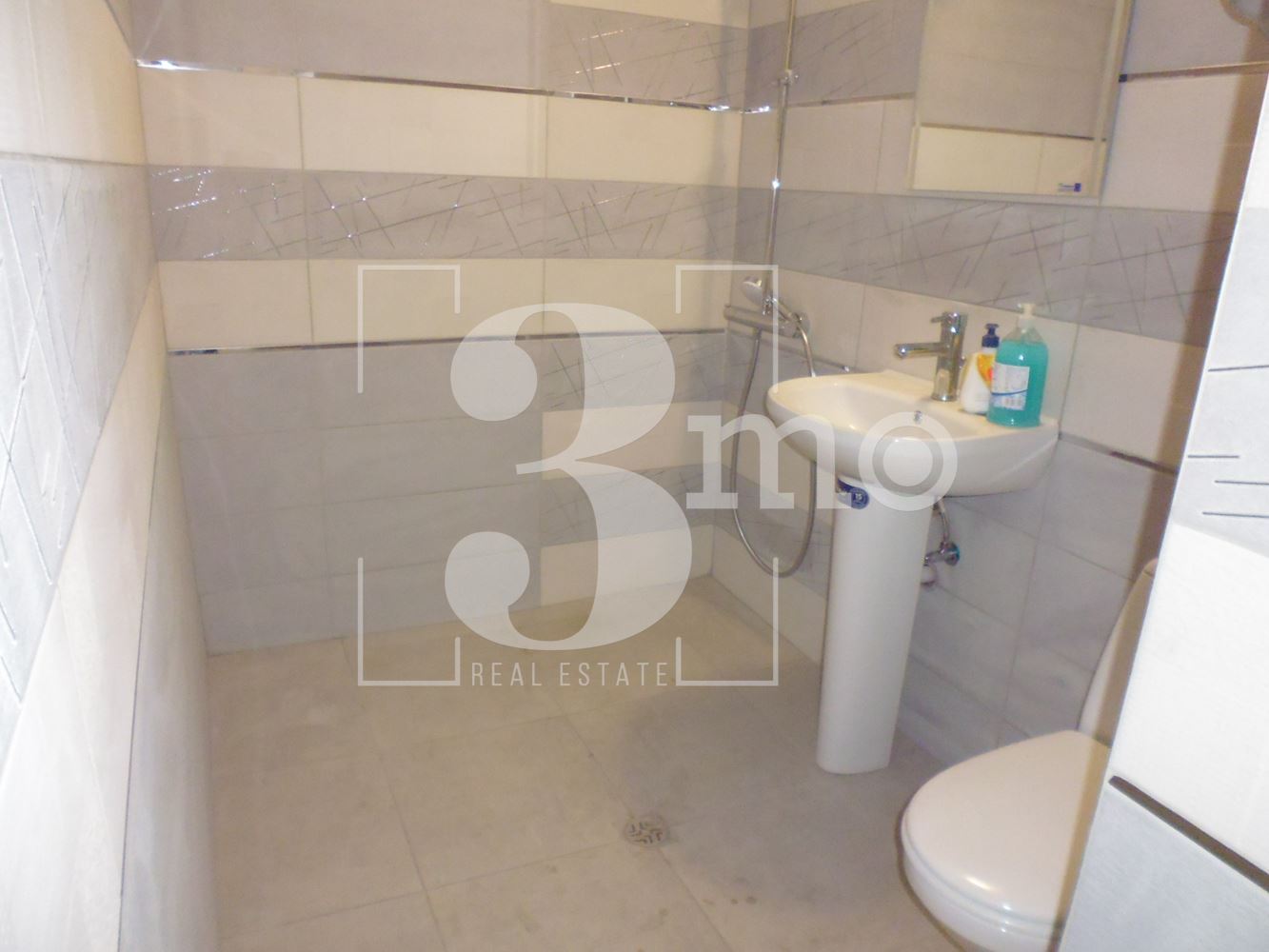 Просторен и слънчев двустаен апартамент за проздажба. - 0