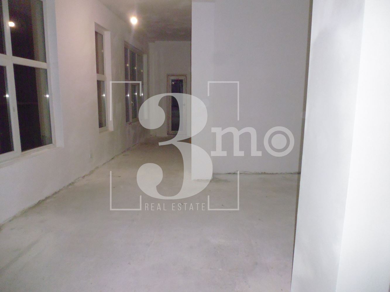 Търговско помещение за продажба в ж. к. Люлин - център, гр. София - 0