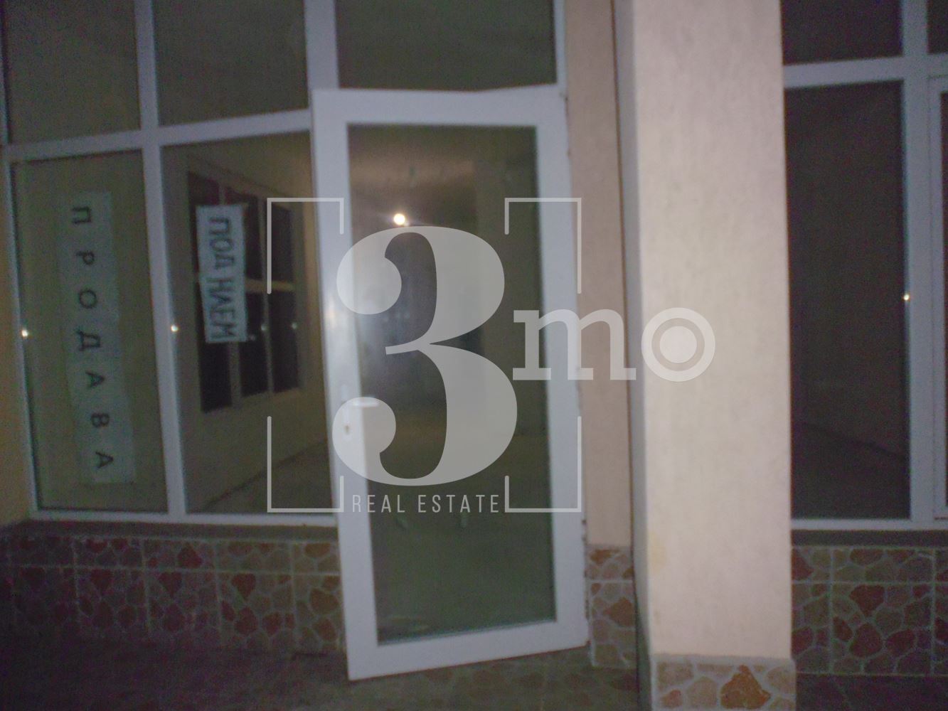 Търговско помещение за продажба в ж. к. Люлин - център, гр. София - 0