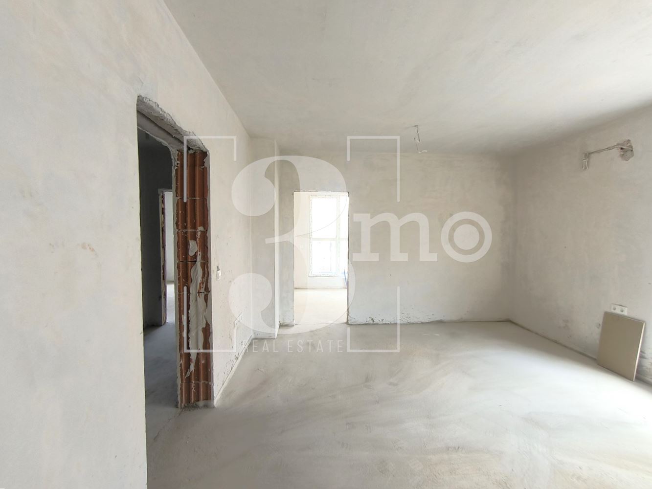 Тристаен апартамент пред АКТ 16 в ж.к. Люлин, град София - 0