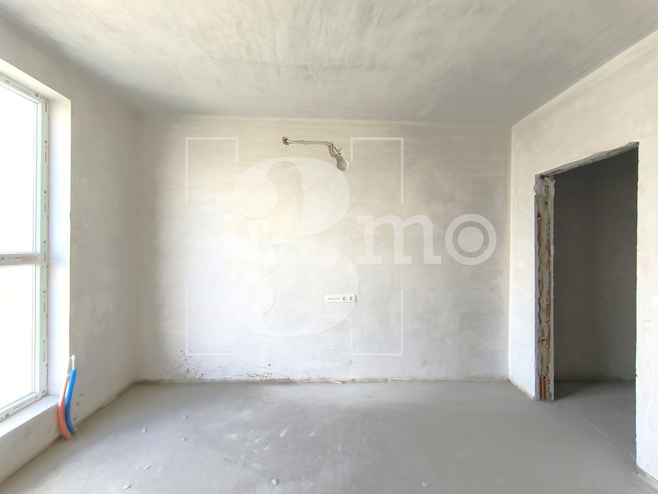 Тристаен апартамент пред АКТ 16 в ж.к. Люлин, град София - 0