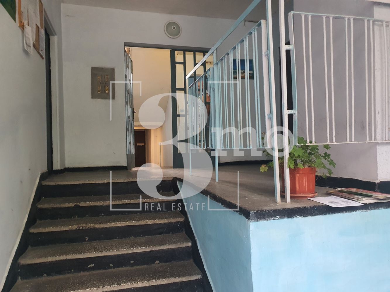 Просторен и слънчев двустаен апартамент за проздажба. - 0