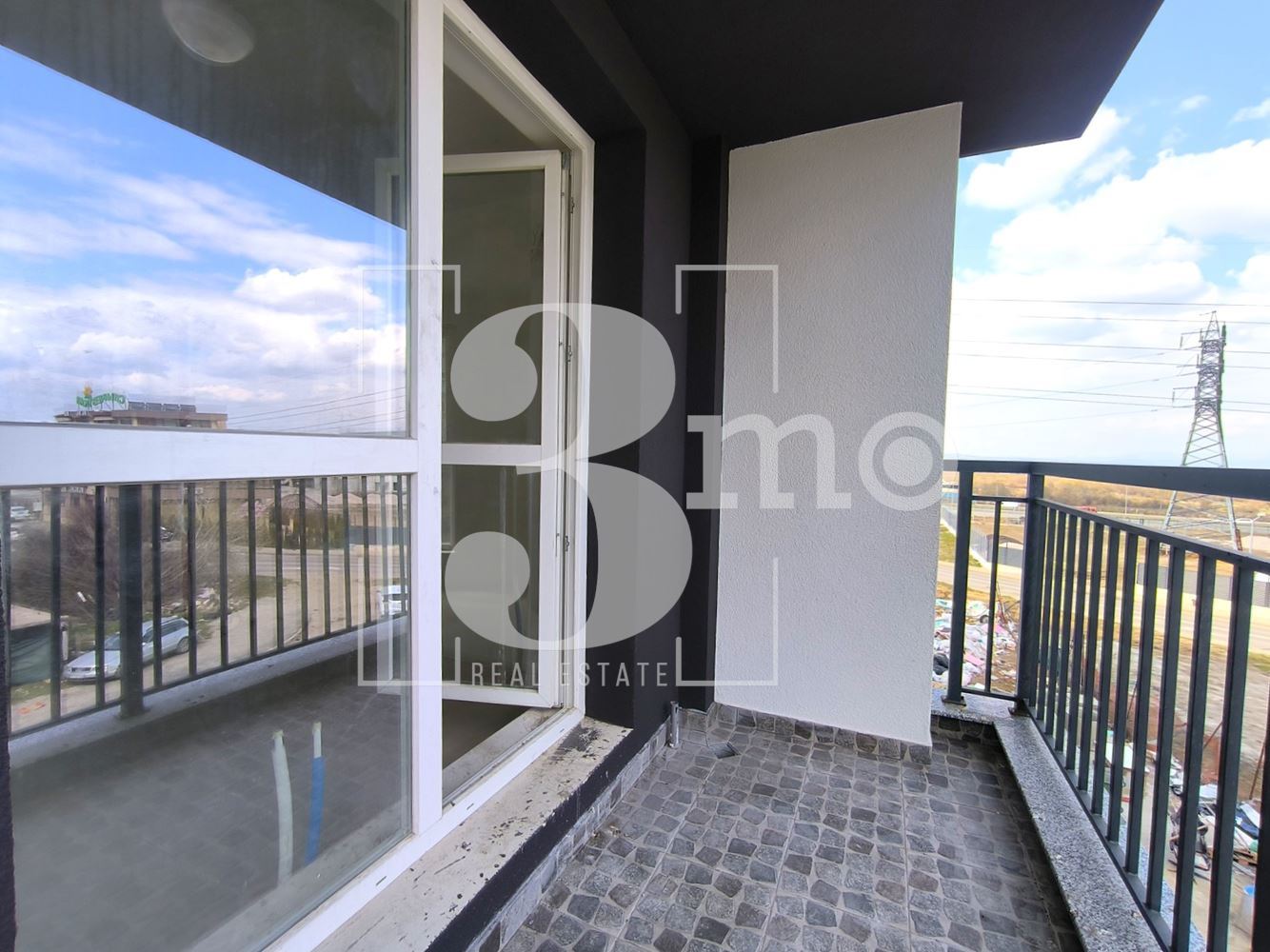 Тристаен апартамент пред АКТ 16 в ж.к. Люлин, град София - 0