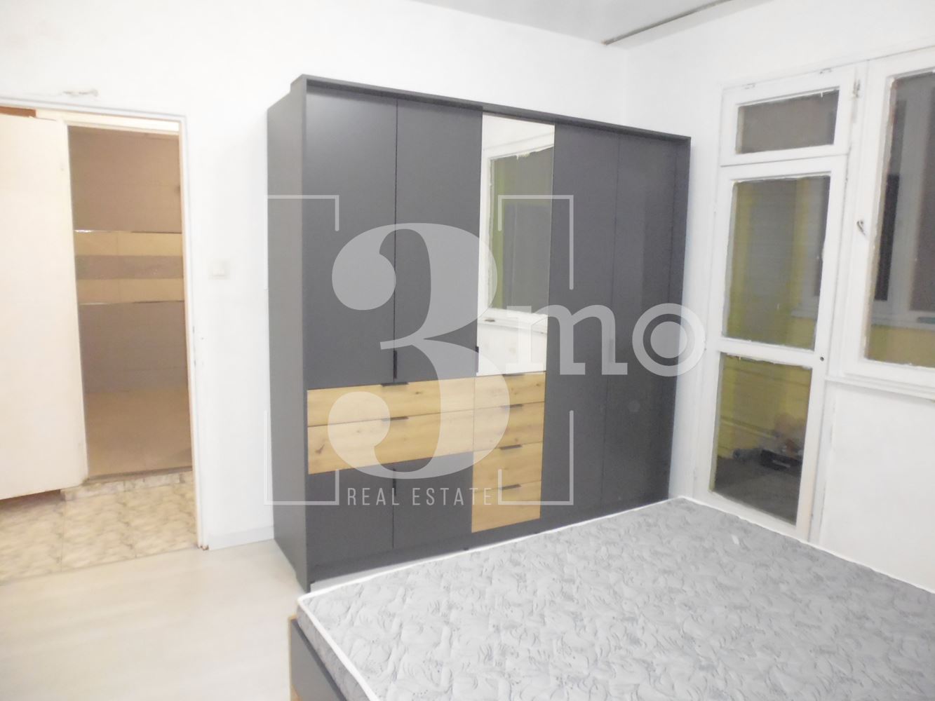 Просторен и слънчев двустаен апартамент за проздажба. - 0