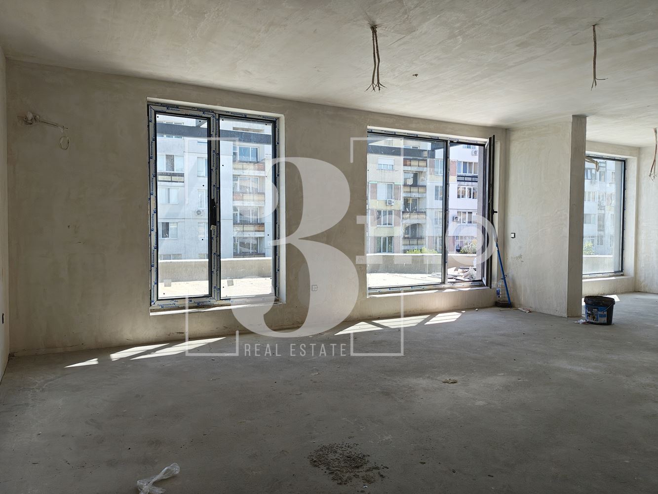 Тристаен апартамент с Акт 14, за продажба в ж.к. Люлин 4, гр. София - 0