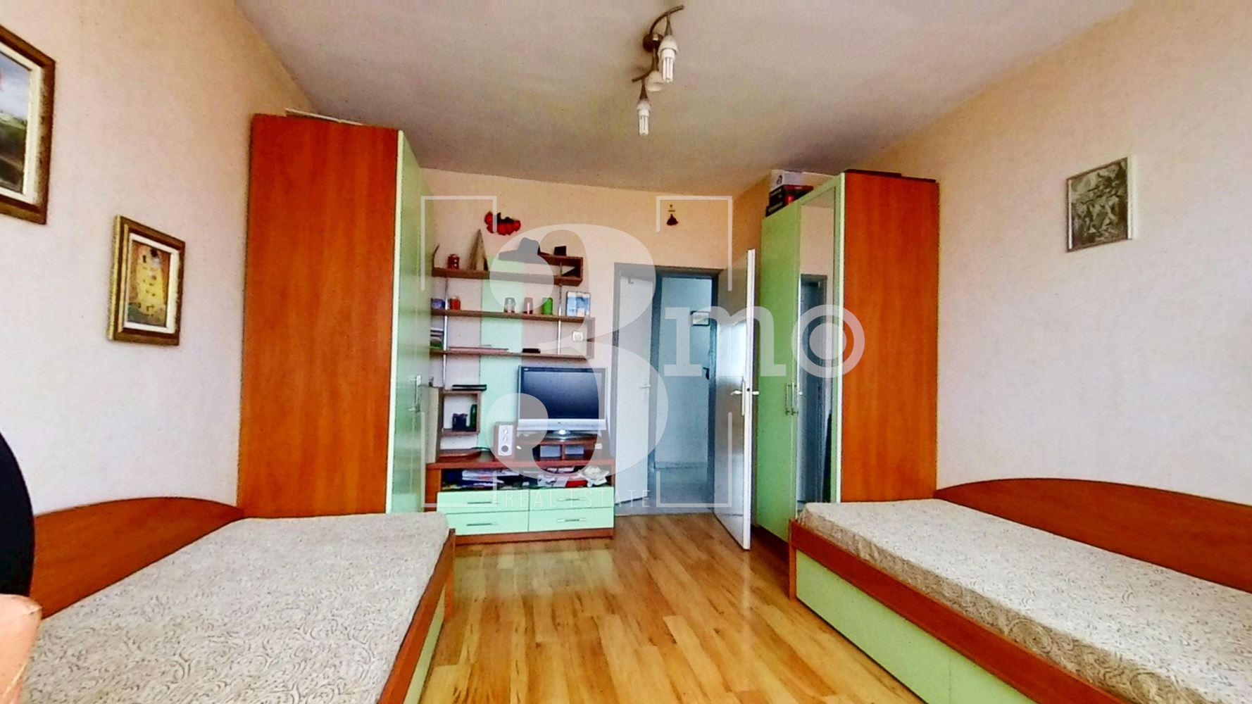 Тристаен тухлен апартамент в ж.к.Връбница 2 - 0