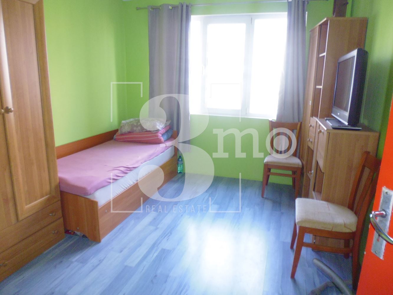 Тристаен непреходен апартамент за продажба . ж.к. Надежда 1, гр.София - 0