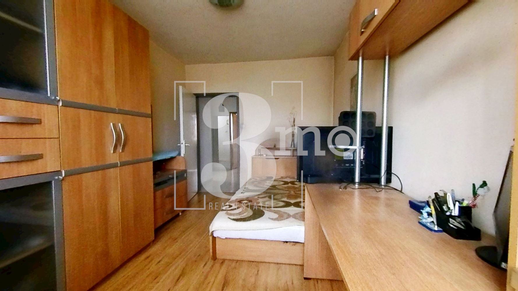 Тристаен тухлен апартамент в ж.к.Връбница 2 - 0