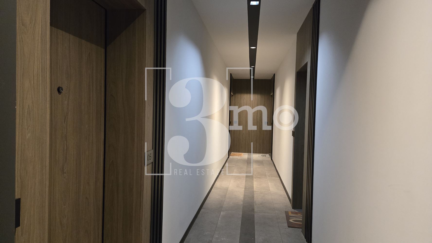 „3mo“ недвижими имоти продава двустаен апартамент, находящ се в ж.к. Дружба 2 - 0