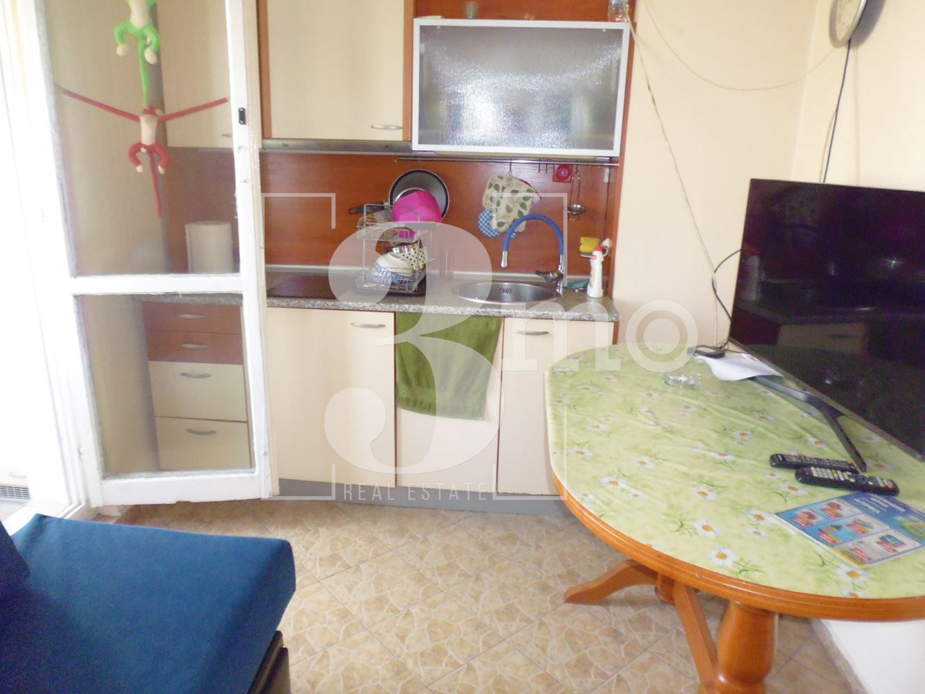 Тристаен непреходен апартамент за продажба . ж.к. Надежда 1, гр.София - 0