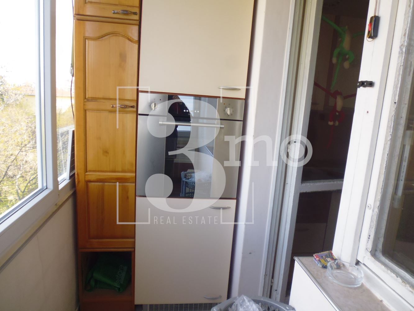 Тристаен непреходен апартамент за продажба . ж.к. Надежда 1, гр.София - 0