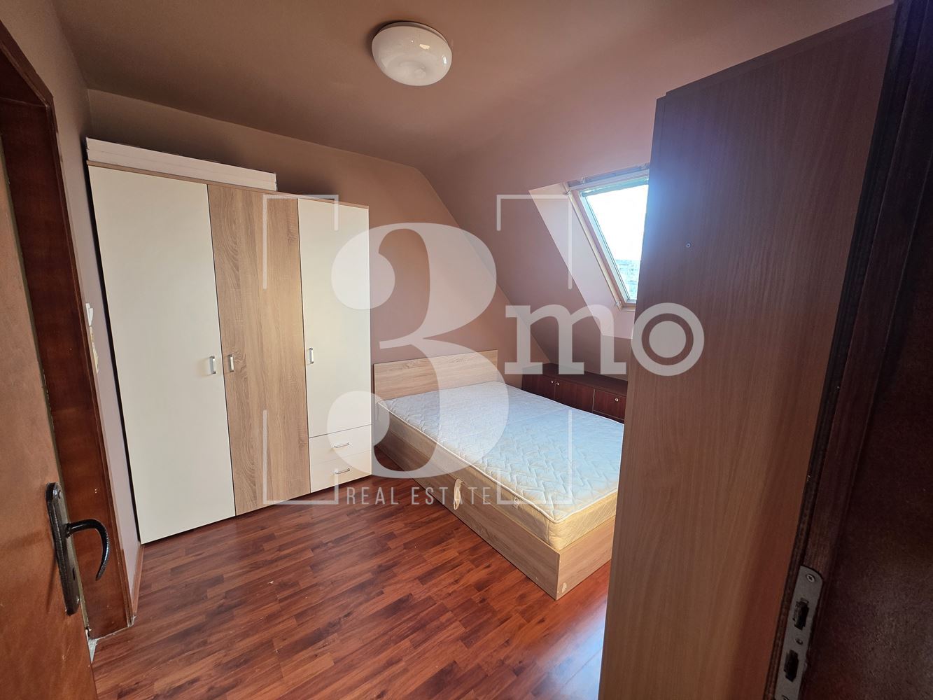 Двустаен, обзаведен апартамент до Кауфланд в ж.к.Младост 3 - 0