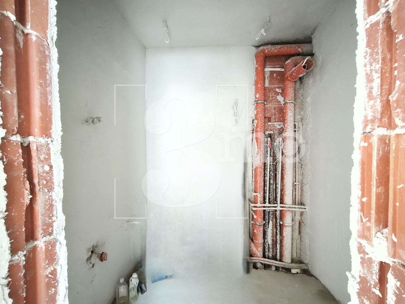 Двустаен апартамент с южно изложение в сграда пред Акт 15 в ж.к. Люлин, град София - 0