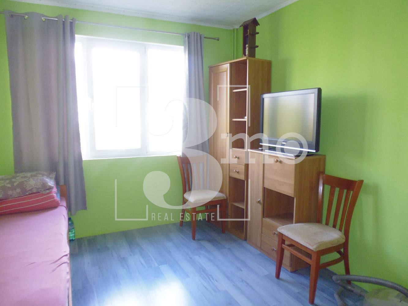 Тристаен непреходен апартамент за продажба . ж.к. Надежда 1, гр.София - 0