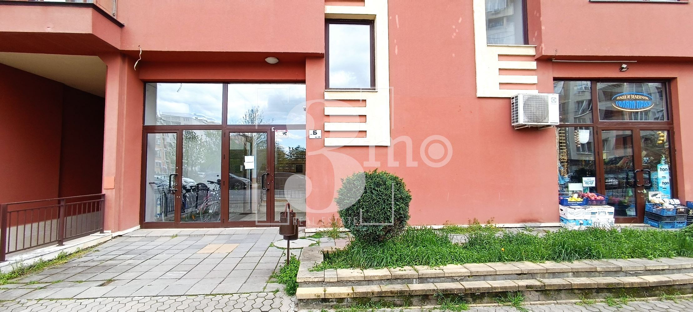 Двустаен апартамент под наем в Цариградски комплекс, ж.к. Дружба – отлична локация до метро! - 0